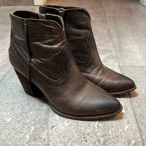 Frye Renee Seam Short Leather Ankle Booties